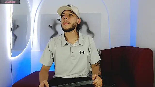 Snapshot of luxesmith chatting on February 26, 2026, 12:20 am luxesmith online show from February 26, 2026, 12:20 am