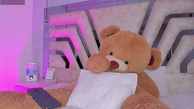 AuroraFlowers online show from March 31, 2026, 7:25 pm