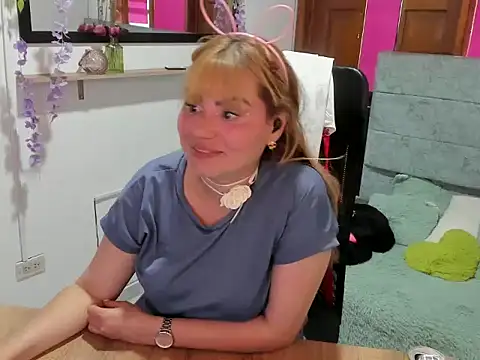 Julieta star  online show from March 28, 2026, 8:08 pm