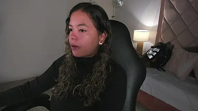 dulce lyraa1 online show from March 25, 2026, 4:29 am