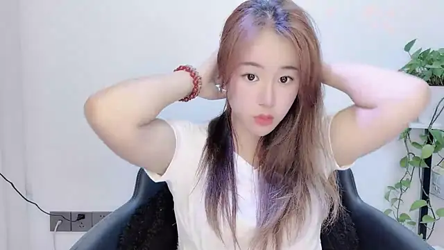 Snapshot of Baixi-01 chatting on May 17, 2026, 12:34 pm Baixi-01 online show from May 17, 2026, 12:34 pm
