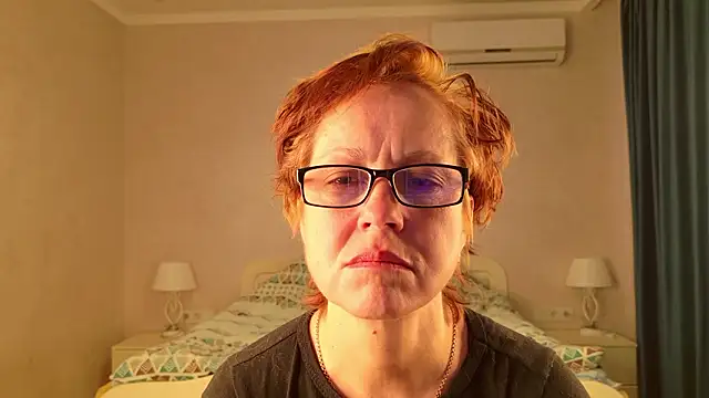 Snapshot of LioraWeiss chatting on March 2, 2026, 6:47 am LioraWeiss online show from March 2, 2026, 6:47 am