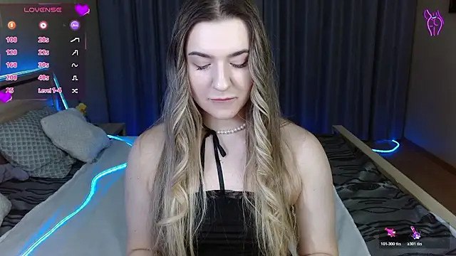 Snapshot of Smi1eF1ower chatting on February 25, 2026, 6:06 pm Smi1eF1ower online show from February 25, 2026, 6:06 pm