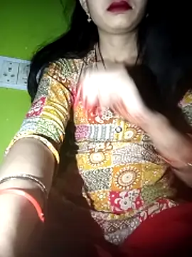 Snapshot of Rashmika_Mandana chatting on April 10, 2026, 8:46 pm Rashmika Mandana online show from April 10, 2026, 8:46 pm