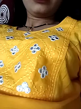Snapshot of Rashmika_Mandana chatting on May 9, 2026, 6:02 pm Rashmika Mandana online show from May 9, 2026, 6:02 pm