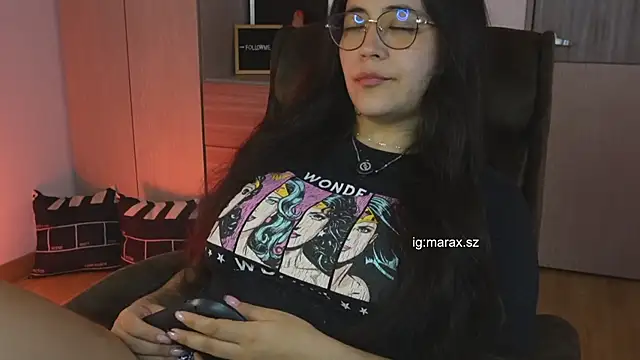 Snapshot of Mara_HugeAss chatting on June 15, 2026, 4:36 am Mara HugeAss online show from June 15, 2026, 4:36 am