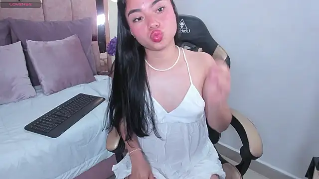 Snapshot of shelseanova chatting on February 25, 2026, 1:43 pm shelseanova online show from February 25, 2026, 1:43 pm