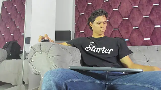 Snapshot of TonyBenedetti chatting on July 4, 2026, 8:26 pm TonyBenedetti online show from July 4, 2026, 8:26 pm