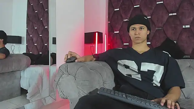 Snapshot of TonyBenedetti chatting on July 24, 2026, 9:24 pm TonyBenedetti online show from July 24, 2026, 9:24 pm