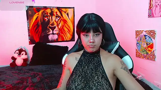 Divinejewel69 online show from June 21, 2026, 9:12 am