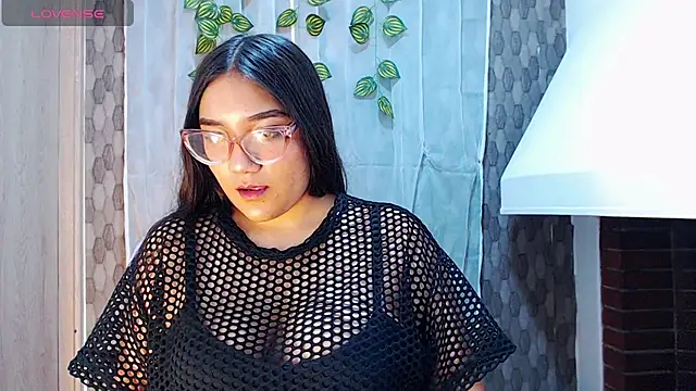 anyela donecm online show from April 13, 2026, 7:19 pm