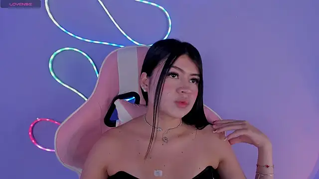 miacapone online show from April 18, 2026, 7:07 pm