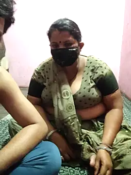 gujjuhotcouple online show from March 28, 2026, 5:56 pm