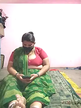 Snapshot of gujjuhotcouple chatting on April 29, 2026, 5:06 pm gujjuhotcouple online show from April 29, 2026, 5:06 pm