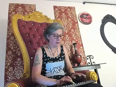 Snapshot of Hades_Lyra chatting on March 2, 2026, 2:57 pm Hades Lyra online show from March 2, 2026, 2:57 pm