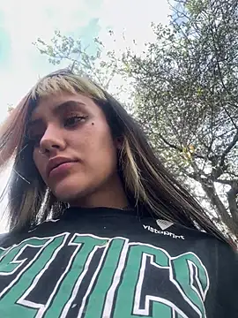 Sara 92 online show from May 29, 2026, 8:51 pm