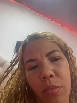 Crespita Hot23 online show from February 25, 2026, 2:27 pm