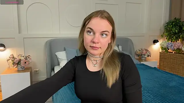 Snapshot of Glow_Margo chatting on March 2, 2026, 1:08 am Glow Margo online show from March 2, 2026, 1:08 am