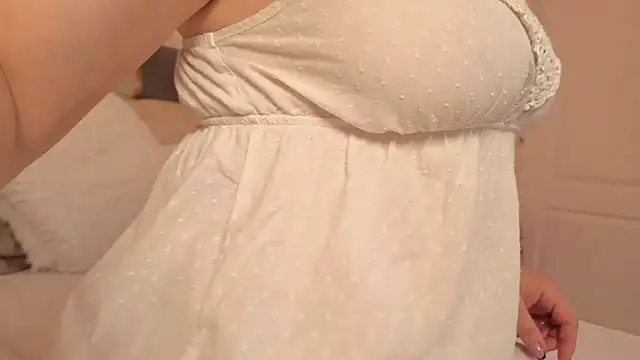 Snapshot of EmmaSeductionX chatting on April 30, 2026, 3:02 am EmmaSeductionX online show from April 30, 2026, 3:02 am