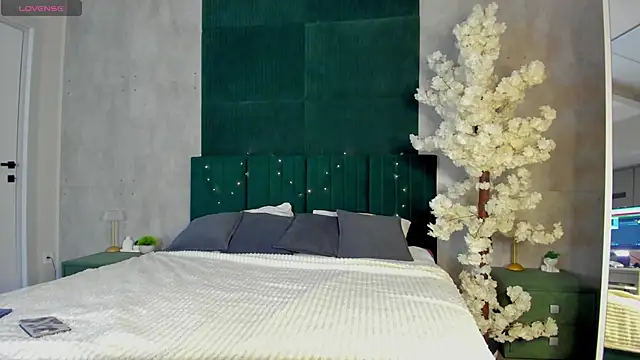 Kiva Rice online show from April 16, 2026, 1:06 am