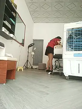 Ivy Trix2 online show from April 10, 2026, 2:06 am