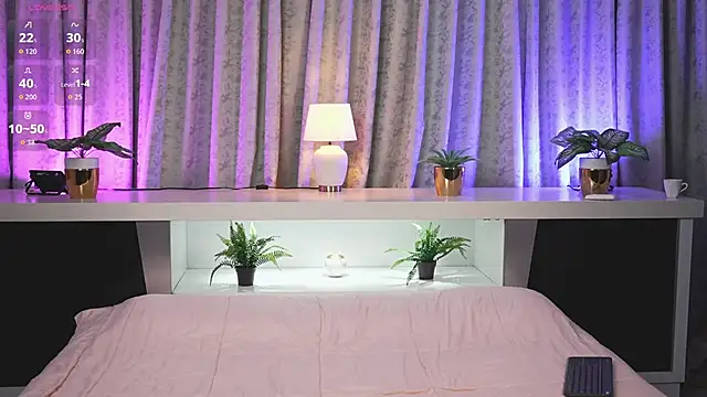 Snapshot of Pop_Eclipse chatting on May 19, 2026, 1:06 pm Pop Eclipse online show from May 19, 2026, 1:06 pm