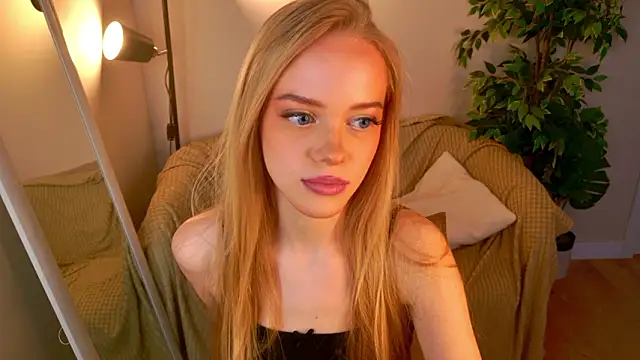 Snapshot of Dear_Tessa chatting on March 4, 2026, 3:07 pm Dear Tessa online show from March 4, 2026, 3:07 pm