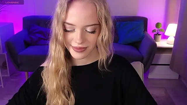 Snapshot of Dear_Tessa chatting on March 8, 2026, 2:32 pm Dear Tessa online show from March 8, 2026, 2:32 pm