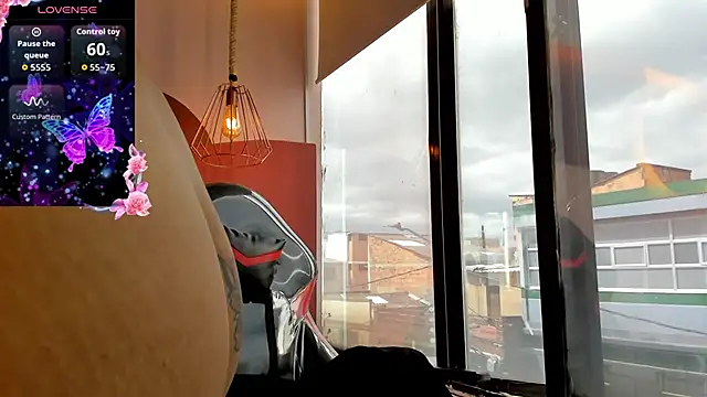 Snapshot of Valkiria_wine chatting on April 12, 2026, 2:55 pm Valkiria wine online show from April 12, 2026, 2:55 pm