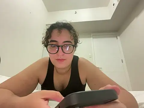 yassiestar online show from March 30, 2026, 5:14 pm