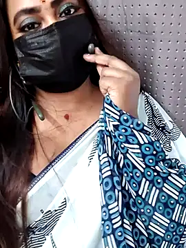 Snapshot of Cutie_Nila chatting on April 8, 2026, 5:40 am Cutie Nila online show from April 8, 2026, 5:40 am