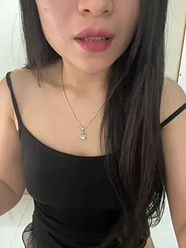 Snapshot of Tinn_tin chatting on July 1, 2026, 8:52 pm Tinn tin online show from July 1, 2026, 8:52 pm