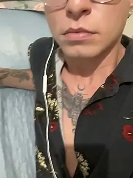 Snapshot of erickmoor2526 chatting on March 3, 2026, 2:50 am erickmoor2526 online show from March 3, 2026, 2:50 am