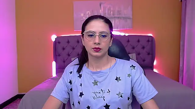 Snapshot of alexaneuer chatting on June 2, 2026, 1:13 pm alexaneuer online show from June 2, 2026, 1:13 pm