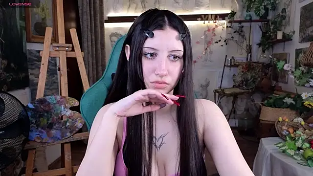 EffieMeowley online show from April 12, 2026, 2:11 pm