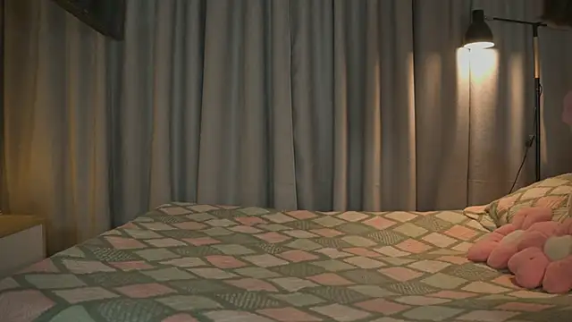 AitanaJhons  online show from April 25, 2026, 10:51 am