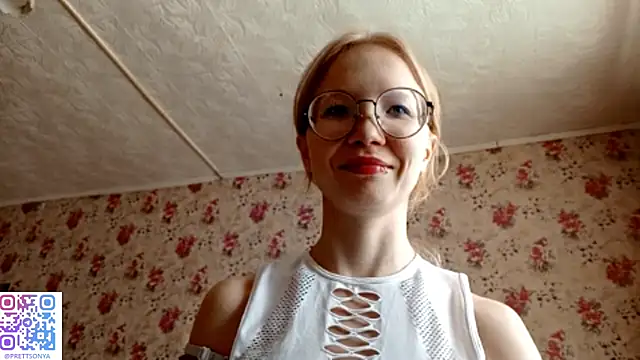 Snapshot of SoniqBliss chatting on March 1, 2026, 7:21 am SoniqBliss online show from March 1, 2026, 7:21 am