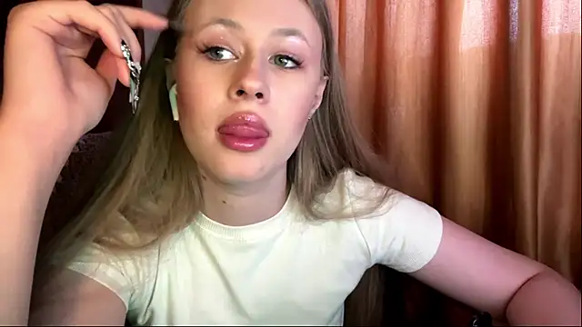 Snapshot of lisa_high chatting on February 27, 2026, 8:14 am lisa high online show from February 27, 2026, 8:14 am