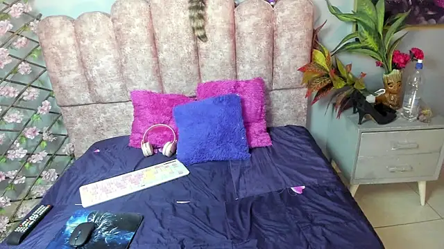 Snapshot of Miis_Beella chatting on February 28, 2026, 12:39 pm Miis Beella online show from February 28, 2026, 12:39 pm