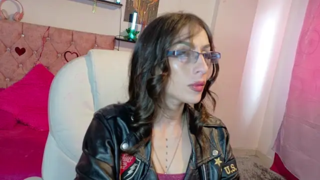 Miis Beella online show from April 6, 2026, 7:48 pm