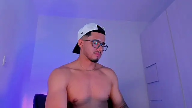 Snapshot of THADEO_KING2 chatting on April 10, 2026, 1:44 am THADEO KING2 online show from April 10, 2026, 1:44 am