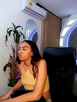 ritzabeth daniel online show from May 13, 2026, 3:15 am