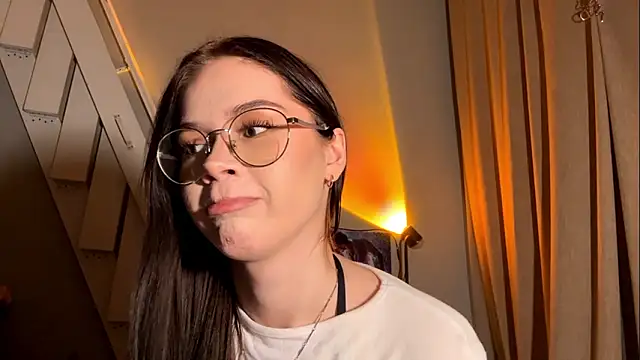 DebraSchneider online show from March 1, 2026, 4:42 pm