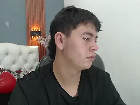 Snapshot of Thiago_saenzz chatting on March 1, 2026, 5:37 pm Thiago saenzz online show from March 1, 2026, 5:37 pm