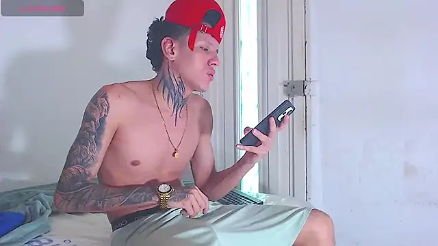 Snapshot of gabriel_reyes21 chatting on August 5, 2026, 6:22 pm gabriel reyes21 online show from August 5, 2026, 6:22 pm