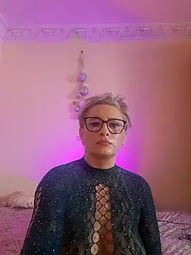 Snapshot of LunaBlaise chatting on May 5, 2026, 7:38 am LunaBlaise online show from May 5, 2026, 7:38 am