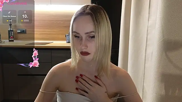 Bella Villen online show from March 25, 2026, 6:14 pm