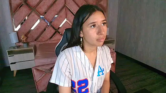 LilyRossi  online show from May 16, 2026, 12:15 pm