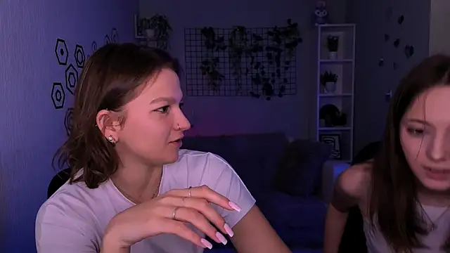 Snapshot of chloe_ley chatting on May 26, 2026, 9:05 am chloe ley online show from May 26, 2026, 9:05 am