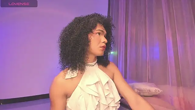 Snapshot of V-nus chatting on April 13, 2026, 12:38 am V-nus online show from April 13, 2026, 12:38 am